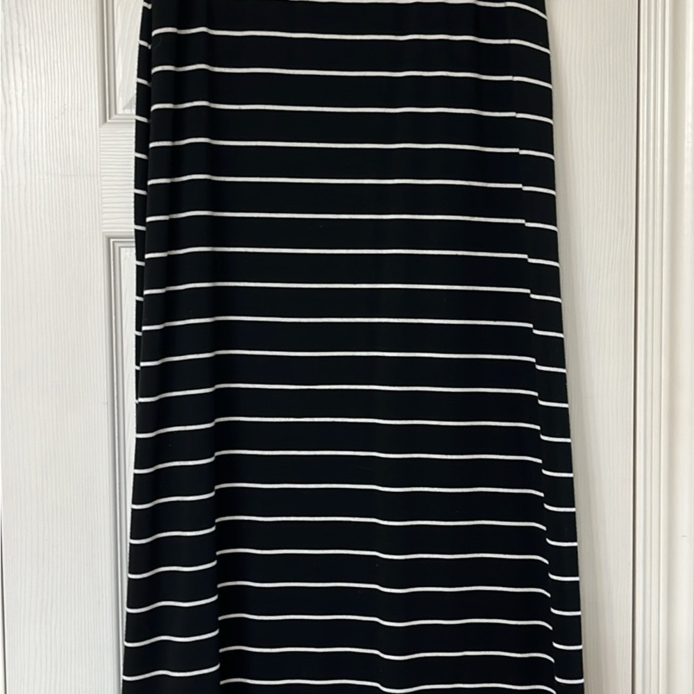 Faded Glory Black and White Midi A-Line Skirt